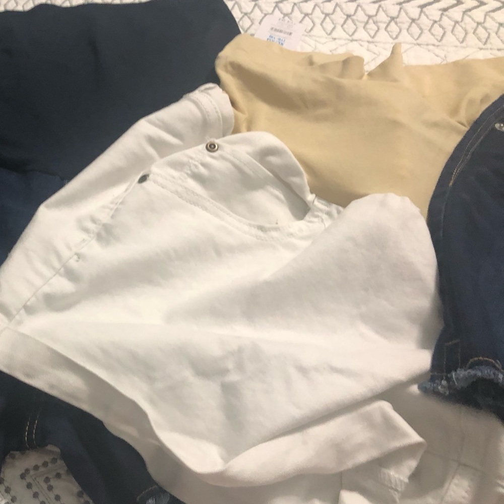 Maternity shorts